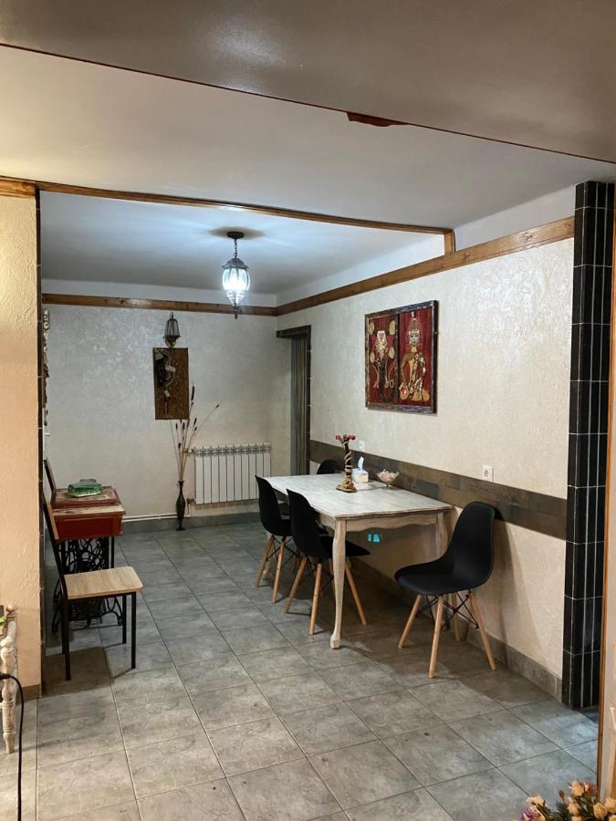 Mini Hostel N.Tigranyan 5 エレバン エクステリア 写真