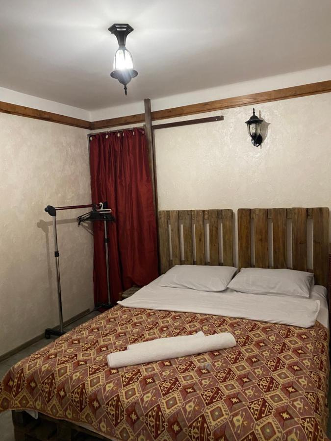 Mini Hostel N.Tigranyan 5 エレバン エクステリア 写真