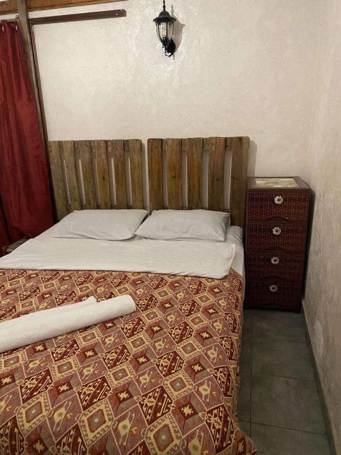 Mini Hostel N.Tigranyan 5 エレバン エクステリア 写真