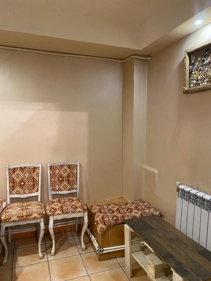 Mini Hostel N.Tigranyan 5 エレバン エクステリア 写真
